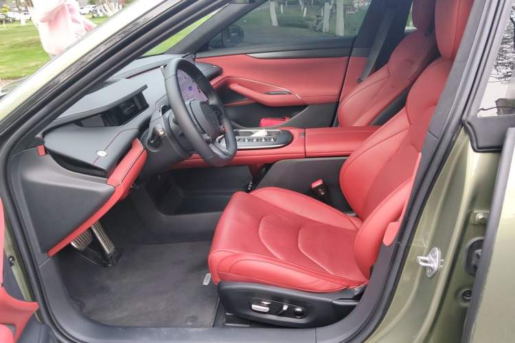 Used Xiaomi Auto SU7 2024 Four-Wheel Drive Ultra-Long Range Advanced Intelligent Driving Max Edition Left Front Seat