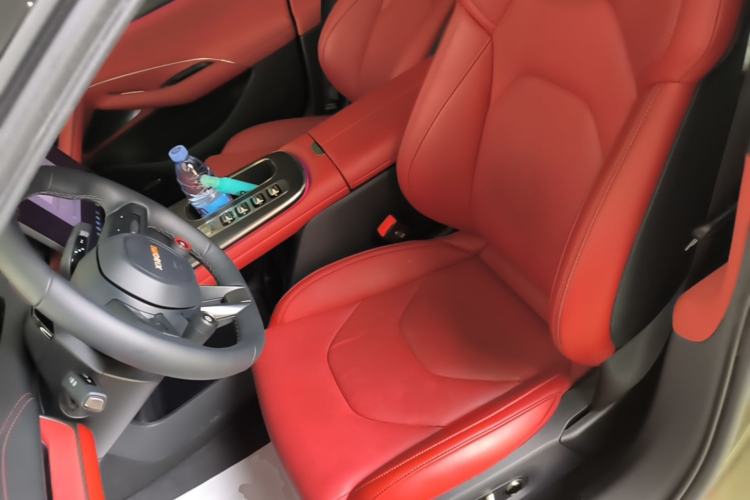 Used Xiaomi Auto SU7 2024 Four-Wheel Drive Ultra-Long Range Advanced Intelligent Driving Max Edition Left Front Seat