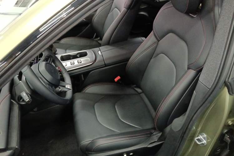 Used Xiaomi Auto SU7 2024 Rear-Drive Long-Range Intelligent Driving Version Left Front Seat