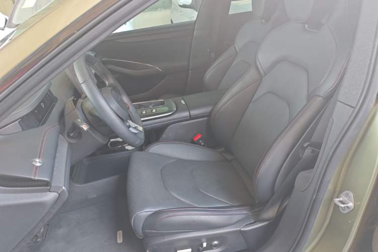 Used Xiaomi Auto SU7 2024 Rear-Drive Standard Founder Edition Left Front Seat