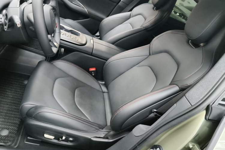 Used Xiaomi Auto SU7 2024 Rear-Drive Ultra-Long Range Advanced Pro-Level Intelligent Driving Version Left Front Seat