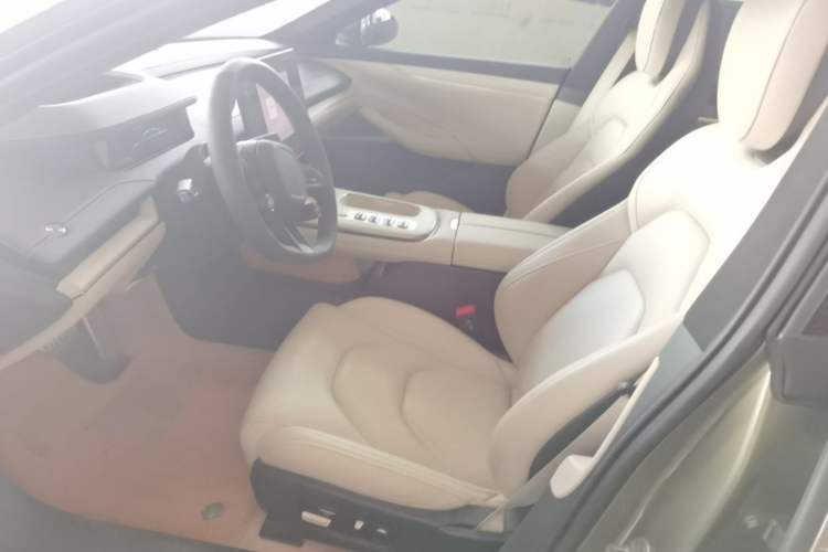 Used Xiaomi Auto SU7 2024 Four-Wheel Drive Ultra-Long Range Advanced Intelligent Driving Max Edition Left Front Seat