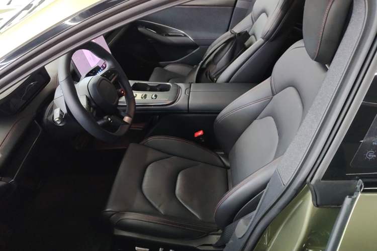 Used Xiaomi Auto SU7 2024 Rear-Drive Long-Range Intelligent Driving Version Left Front Seat
