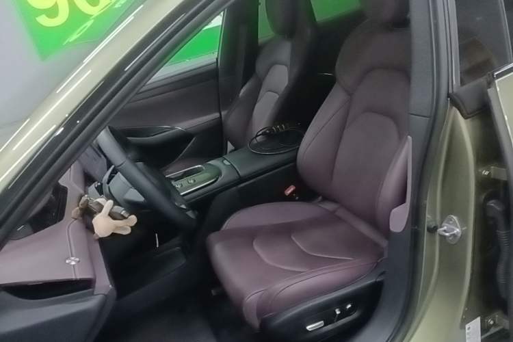 Used Xiaomi Auto SU7 2024 Rear-Drive Long-Range Intelligent Driving Version Left Front Seat