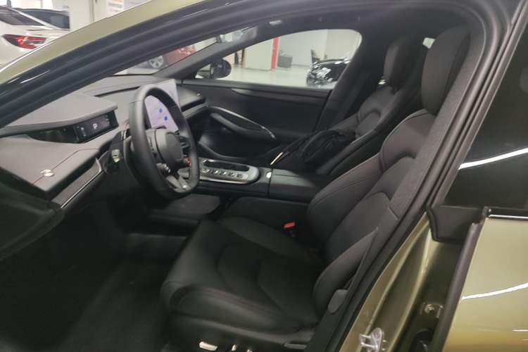 Used Xiaomi Auto SU7 2024 Rear-Drive Ultra-Long Range Advanced Pro-Level Intelligent Driving Version Left Front Seat