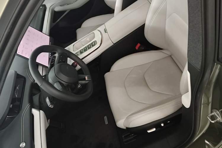 Used Xiaomi Auto SU7 2024 Rear-Drive Ultra-Long Range Advanced Pro-Level Intelligent Driving Version Left Front Seat