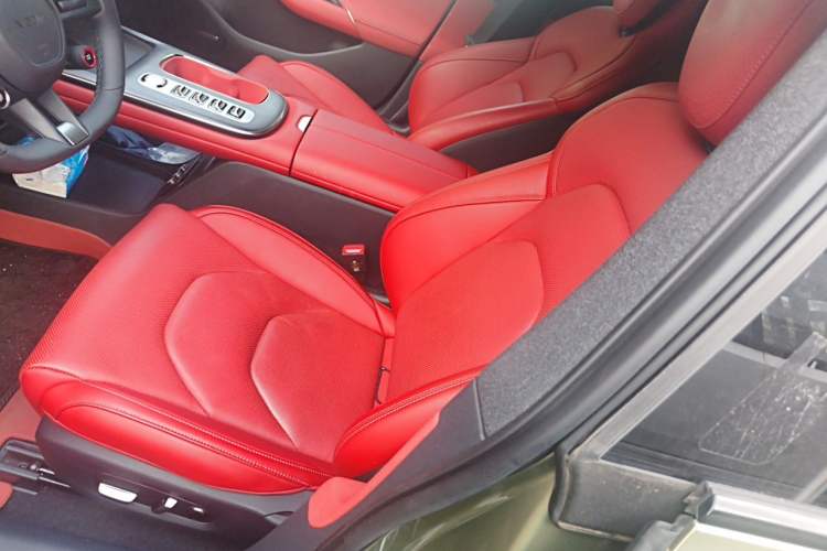 Used Xiaomi Auto SU7 2024 Rear-Drive Ultra-Long Range Advanced Pro-Level Intelligent Driving Version Left Front Seat