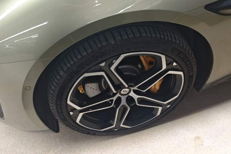 Used Xiaomi Auto SU7 2024 Rear-Drive Long-Range Intelligent Driving Version Left Front Wheel Hub