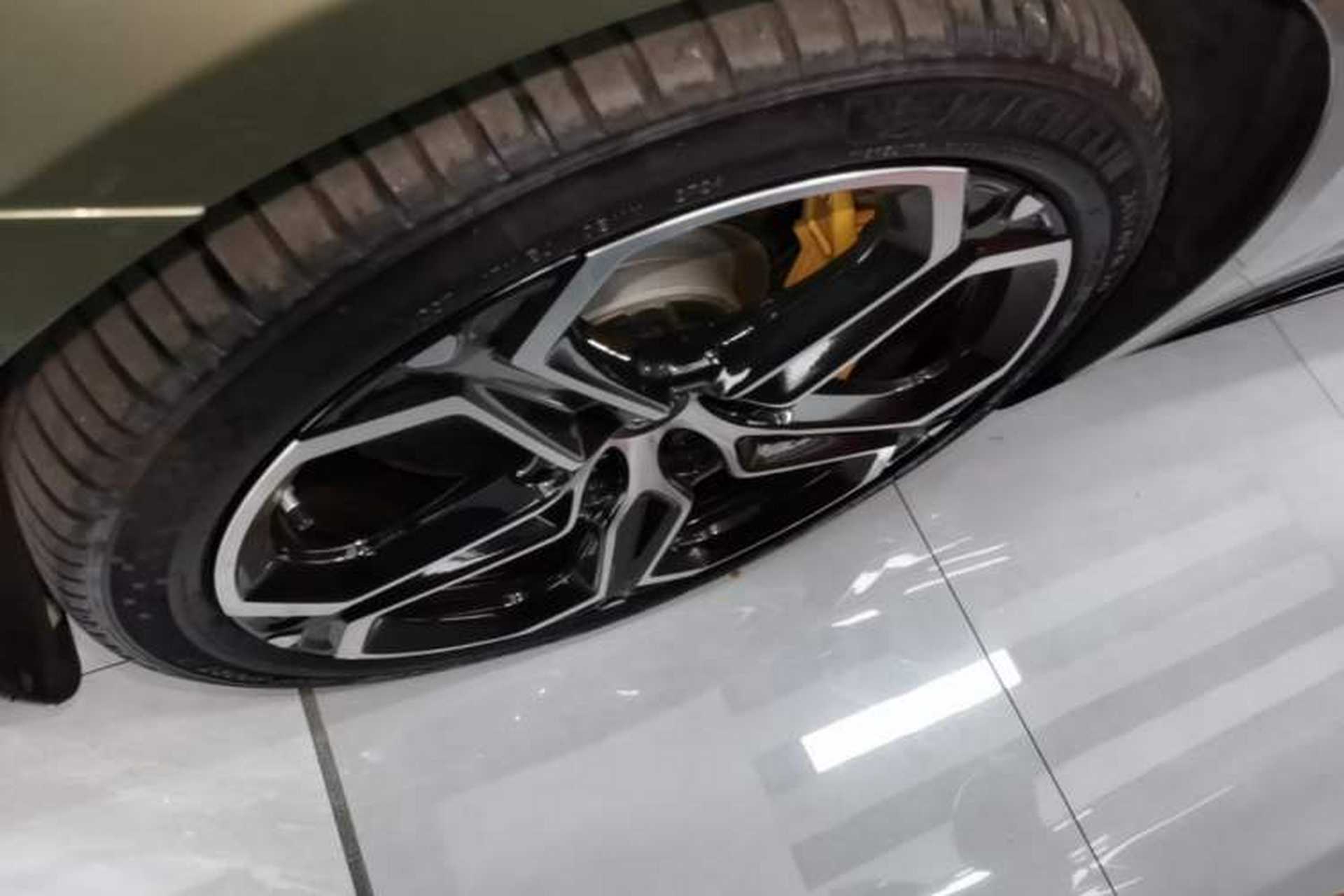 Used Xiaomi Auto SU7 2024 Four-Wheel Drive Ultra-Long Range Advanced Intelligent Driving Max Edition Left Front Wheel Hub