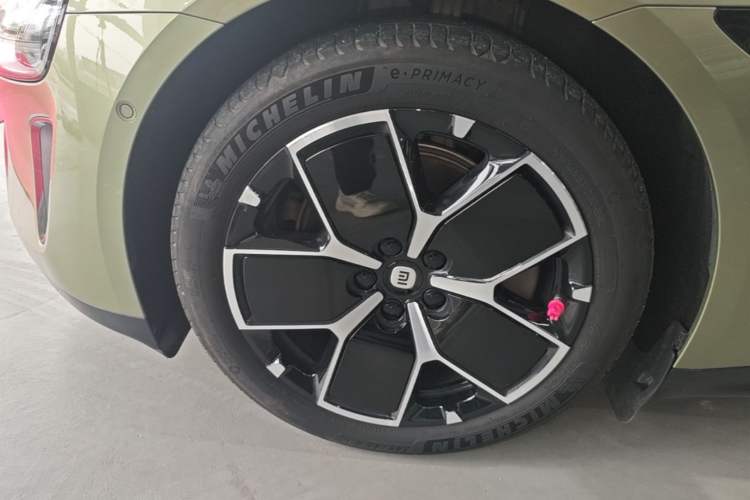 Used Xiaomi Auto SU7 2024 Rear-Drive Long-Range Intelligent Driving Version Left Front Wheel Hub