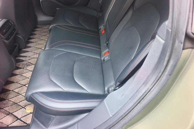 Used Xiaomi Auto SU7 2024 Four-Wheel Drive Ultra-Long Range Advanced Intelligent Driving Max Edition Left Rear Seat