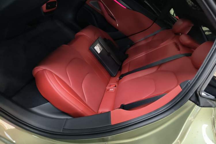 Used Xiaomi Auto SU7 2024 Rear-Drive Long-Range Intelligent Driving Version Left Rear Seat