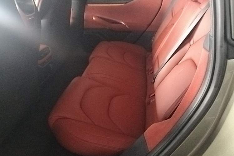 Used Xiaomi Auto SU7 2024 Rear-Drive Long-Range Intelligent Driving Version Left Rear Seat