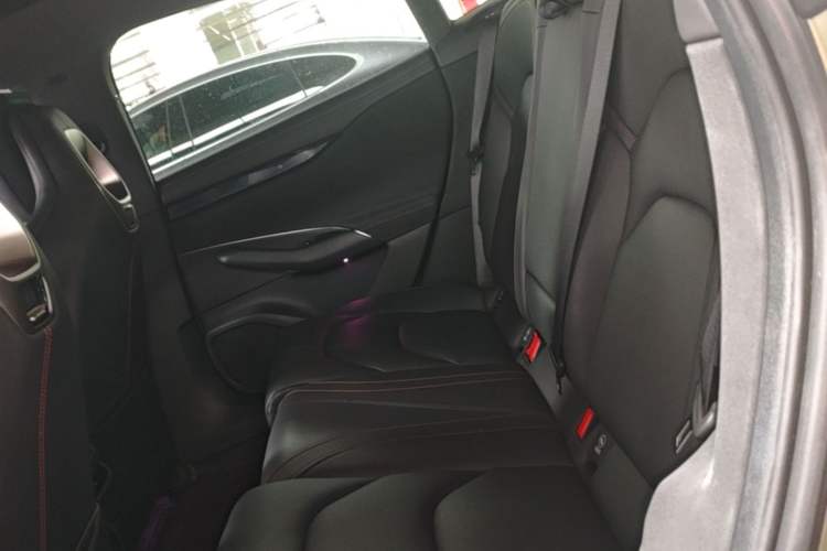 Used Xiaomi Auto SU7 2024 Rear-Drive Long-Range Intelligent Driving Version Left Rear Seat