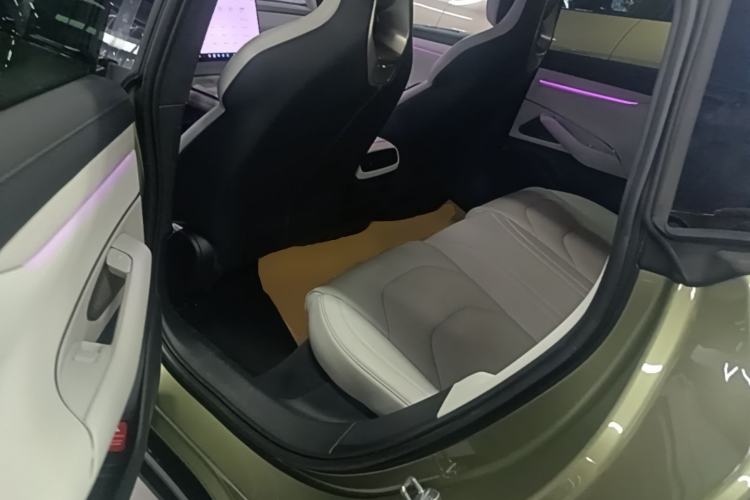 Used Xiaomi Auto SU7 2024 Four-Wheel Drive Ultra-Long Range Advanced Intelligent Driving Max Edition Left Rear Seat