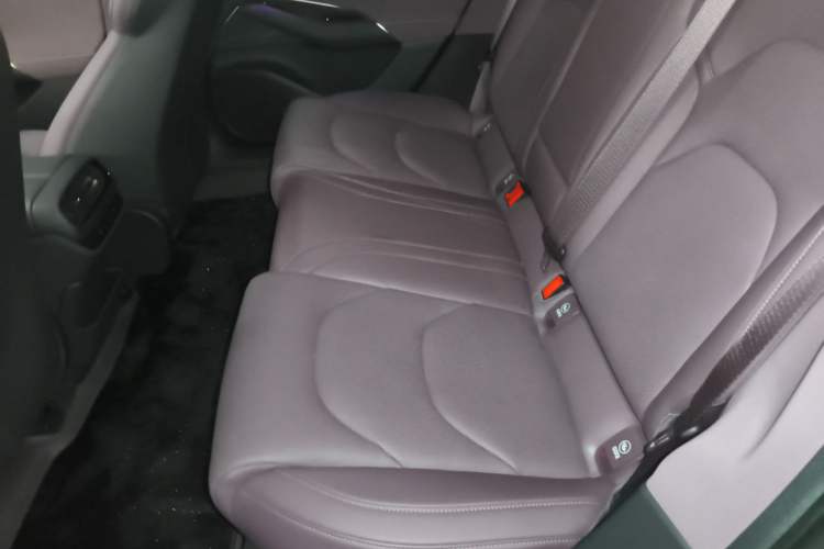 Used Xiaomi Auto SU7 2024 Four-Wheel Drive Ultra-Long Range Advanced Intelligent Driving Max Edition Left Rear Seat