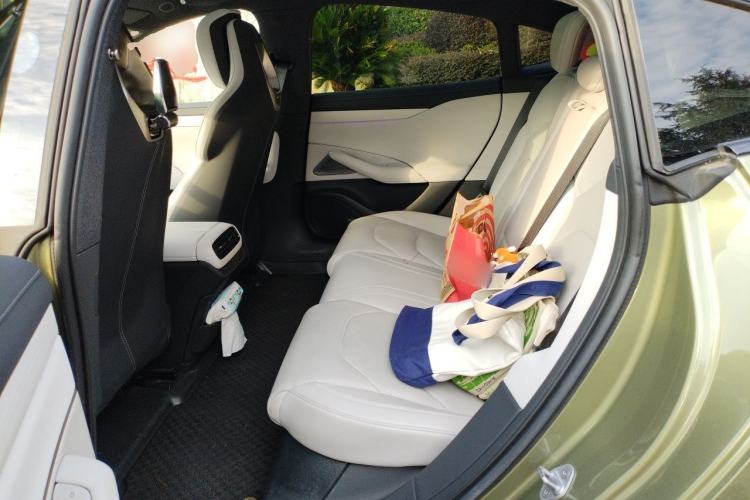 Used Xiaomi Auto SU7 2024 Rear-Drive Ultra-Long Range Advanced Pro-Level Intelligent Driving Version Left Rear Seat
