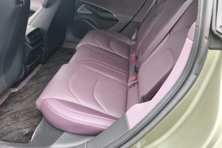 Used Xiaomi Auto SU7 2024 Rear-Drive Ultra-Long Range Advanced Pro-Level Intelligent Driving Version Left Rear Seat