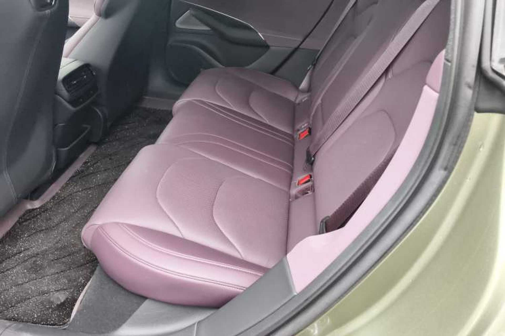 Used Xiaomi Auto SU7 2024 Rear-Drive Ultra-Long Range Advanced Pro-Level Intelligent Driving Version Left Rear Seat