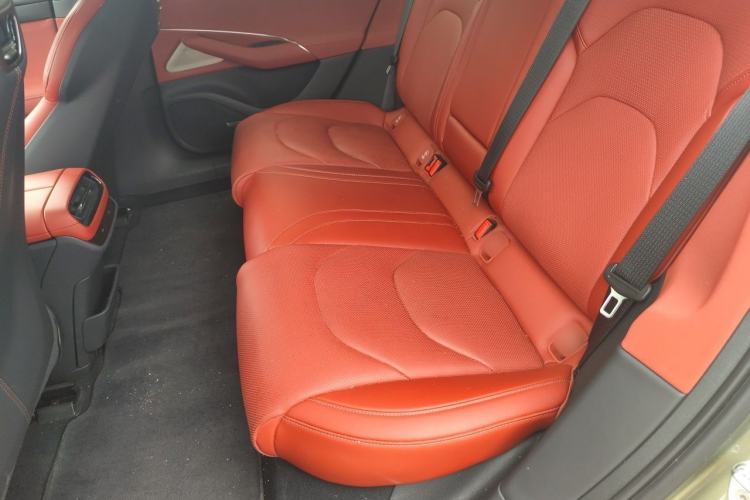 Used Xiaomi Auto SU7 2024 Rear-Drive Long-Range Intelligent Driving Version Left Rear Seat