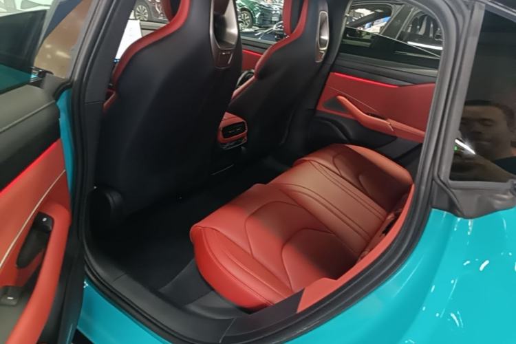 Used Xiaomi Auto SU7 2024 Rear-Drive Long-Range Intelligent Driving Version Left Rear Seat