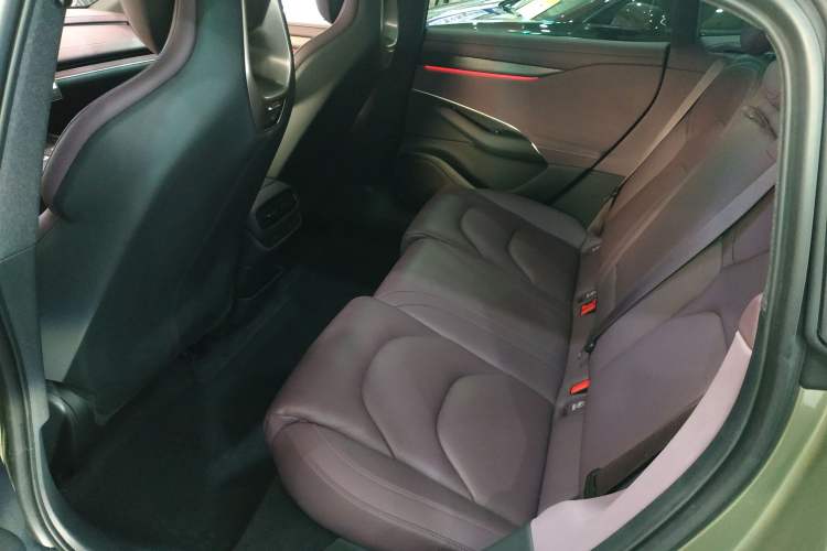 Used Xiaomi Auto SU7 2024 Rear-Drive Long-Range Intelligent Driving Version Left Rear Seat