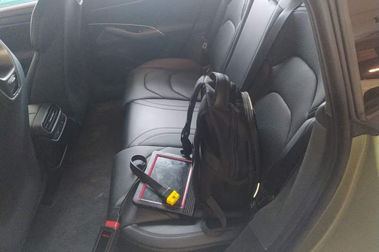 Used Xiaomi Auto SU7 2024 Four-Wheel Drive Ultra-Long Range Advanced Intelligent Driving Max Edition Left Rear Seat