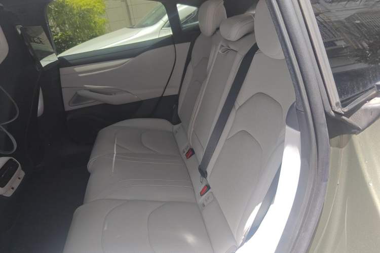 Used Xiaomi Auto SU7 2024 Rear-Drive Long-Range Intelligent Driving Version Left Rear Seat