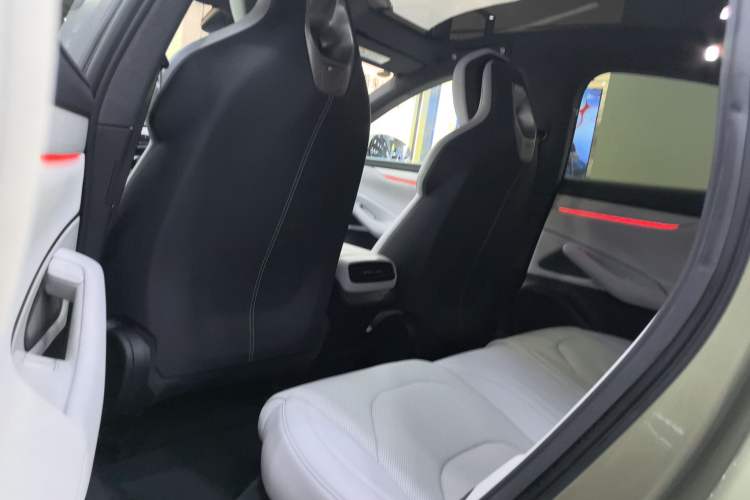 Used Xiaomi Auto SU7 2024 Rear-Drive Long-Range Intelligent Driving Version Left Rear Seat
