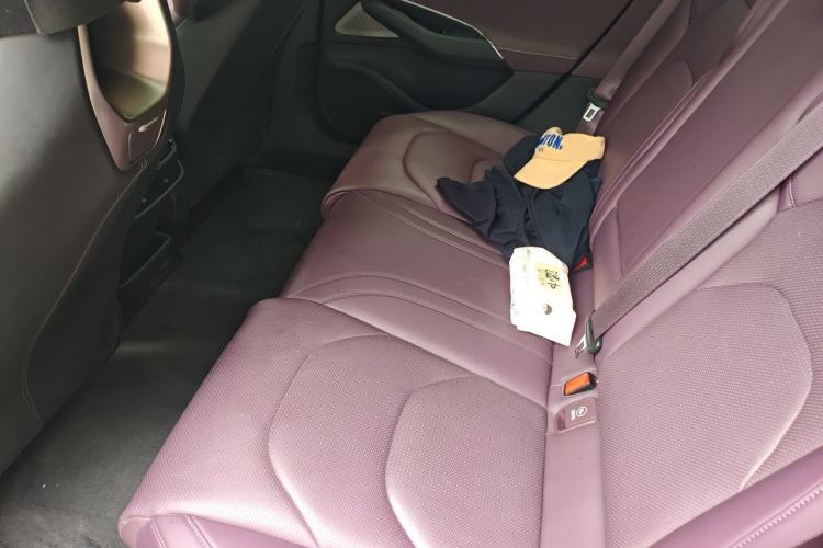 Used Xiaomi Auto SU7 2024 Four-Wheel Drive Ultra-Long Range Advanced Intelligent Driving Max Edition Left Rear Seat