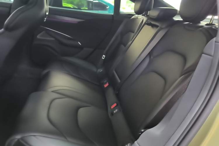 Used Xiaomi Auto SU7 2024 Rear-Drive Long-Range Intelligent Driving Version Left Rear Seat