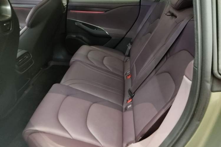 Used Xiaomi Auto SU7 2024 Rear-Drive Long-Range Intelligent Driving Version Left Rear Seat