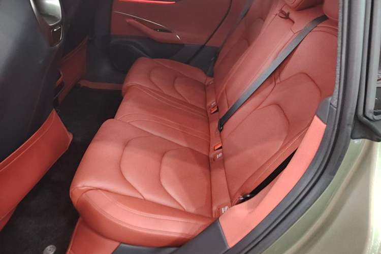 Used Xiaomi Auto SU7 2024 Rear-Drive Long-Range Intelligent Driving Version Left Rear Seat