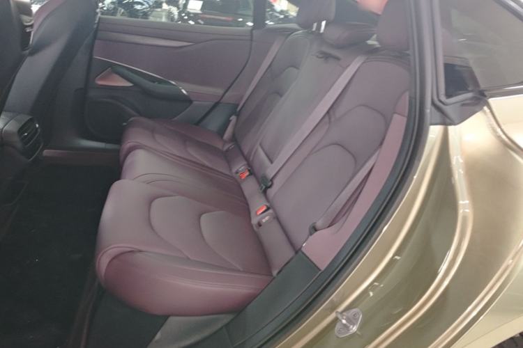 Used Xiaomi Auto SU7 2024 Four-Wheel Drive Ultra-Long Range Advanced Intelligent Driving Max Edition Left Rear Seat
