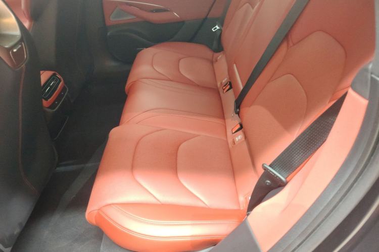 Used Xiaomi Auto SU7 2024 Four-Wheel Drive Ultra-Long Range Advanced Intelligent Driving Max Edition Left Rear Seat