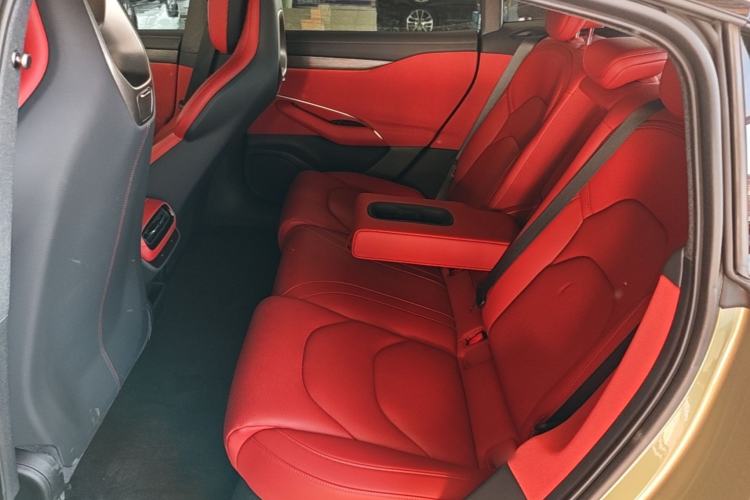 Used Xiaomi Auto SU7 2024 Rear-Drive Long-Range Intelligent Driving Version Left Rear Seat