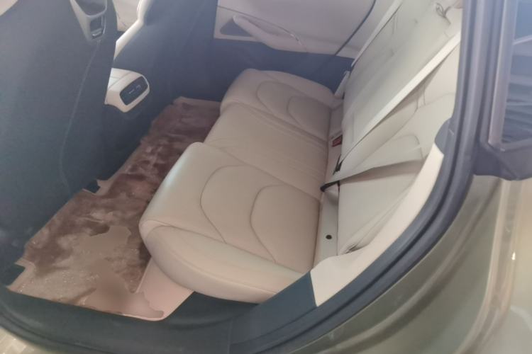 Used Xiaomi Auto SU7 2024 Four-Wheel Drive Ultra-Long Range Advanced Intelligent Driving Max Edition Left Rear Seat