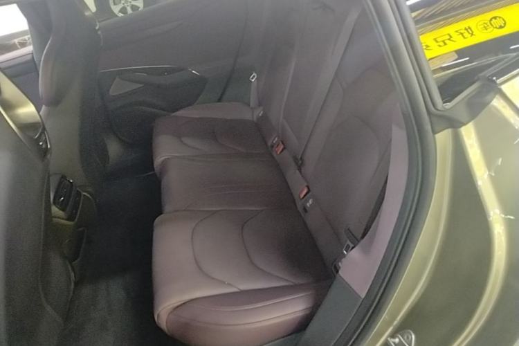 Used Xiaomi Auto SU7 2024 Rear-Drive Ultra-Long Range Advanced Pro-Level Intelligent Driving Version Left Rear Seat
