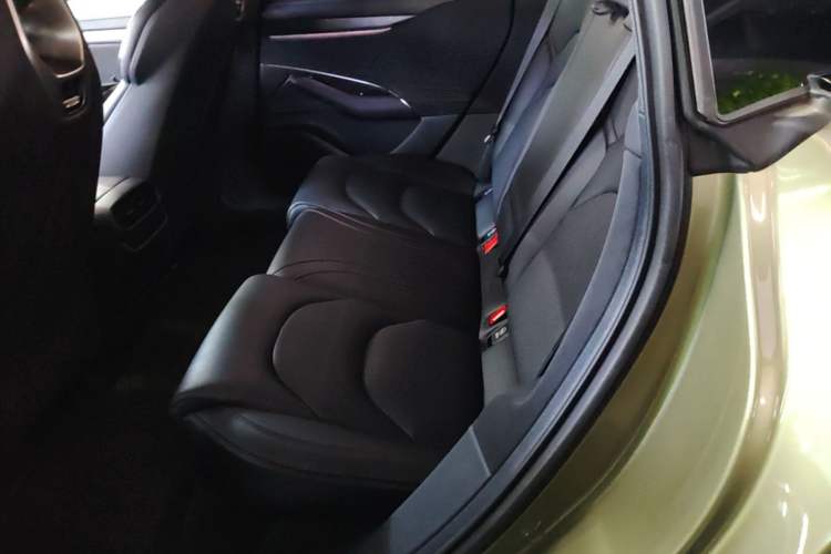 Used Xiaomi Auto SU7 2024 Rear-Drive Long-Range Intelligent Driving Version Left Rear Seat