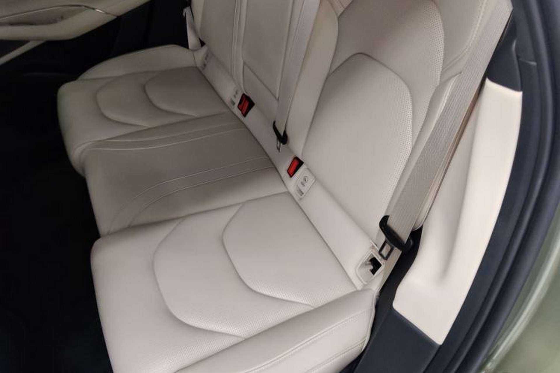 Used Xiaomi Auto SU7 2024 Four-Wheel Drive Ultra-Long Range Advanced Intelligent Driving Max Edition Left Rear Seat