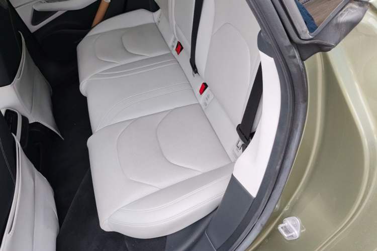 Used Xiaomi Auto SU7 2024 Rear-Drive Ultra-Long Range Advanced Pro-Level Intelligent Driving Version Left Rear Seat
