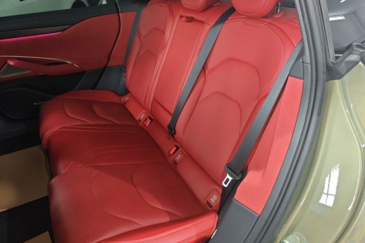 Used Xiaomi Auto SU7 2024 Rear-Drive Long-Range Intelligent Driving Version Left Rear Seat