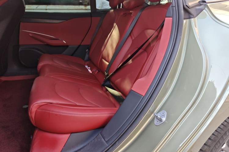 Used Xiaomi Auto SU7 2024 Rear-Drive Long-Range Intelligent Driving Version Left Rear Seat