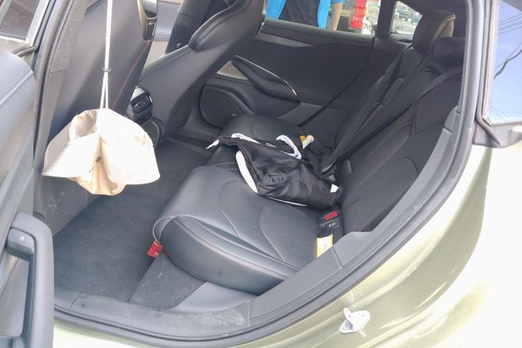 Used Xiaomi Auto SU7 2024 Rear-Drive Ultra-Long Range Advanced Pro-Level Intelligent Driving Version Left Rear Seat