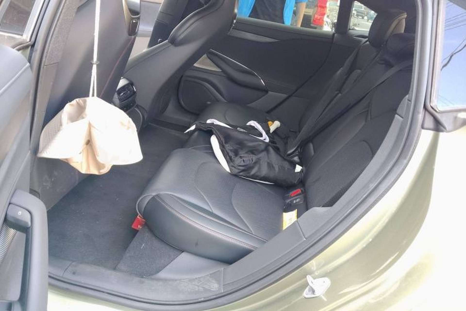 Used Xiaomi Auto SU7 2024 Rear-Drive Ultra-Long Range Advanced Pro-Level Intelligent Driving Version Left Rear Seat