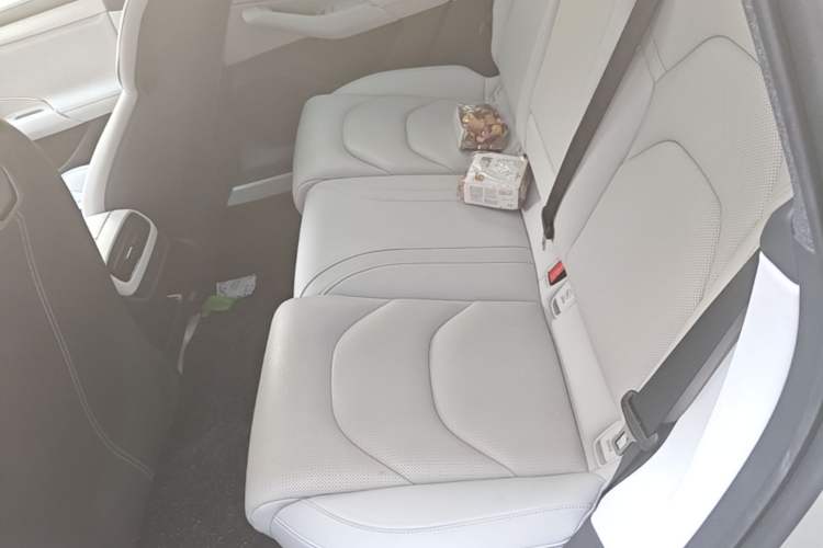 Used Xiaomi Auto SU7 2024 Rear-Drive Long-Range Intelligent Driving Version Left Rear Seat