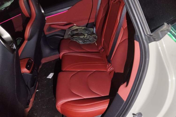 Used Xiaomi Auto SU7 2024 Four-Wheel-Drive Max Founder's Edition Left Rear Seat