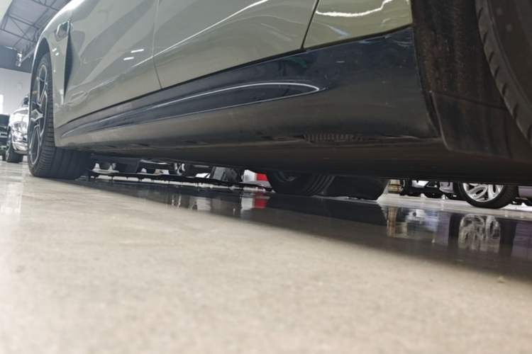 Used Xiaomi Auto SU7 2024 Rear-Drive Long-Range Intelligent Driving Version Left Side Sill