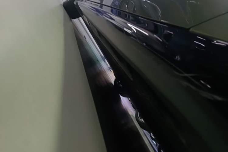 Used Xiaomi Auto SU7 2024 Four-Wheel Drive Ultra-Long Range Advanced Intelligent Driving Max Edition Left Side Sill