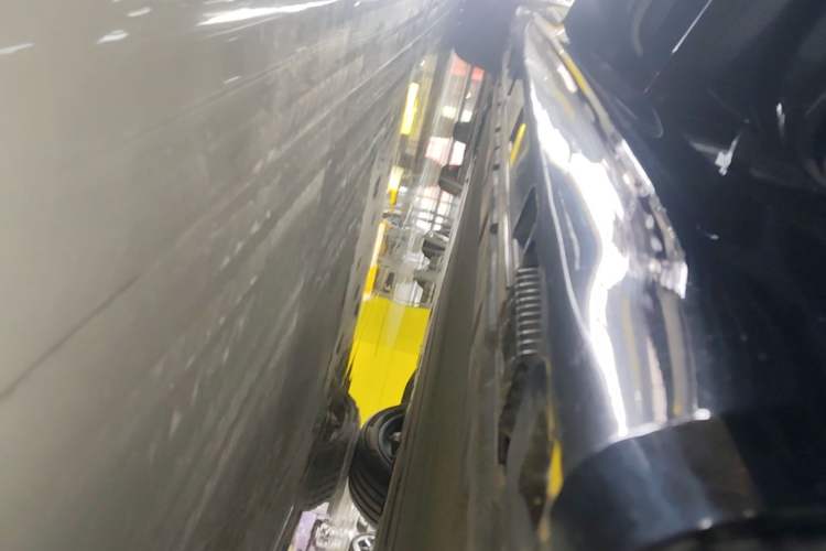 Used Xiaomi Auto SU7 2024 Rear-Drive Long-Range Intelligent Driving Version Left Side Sill
